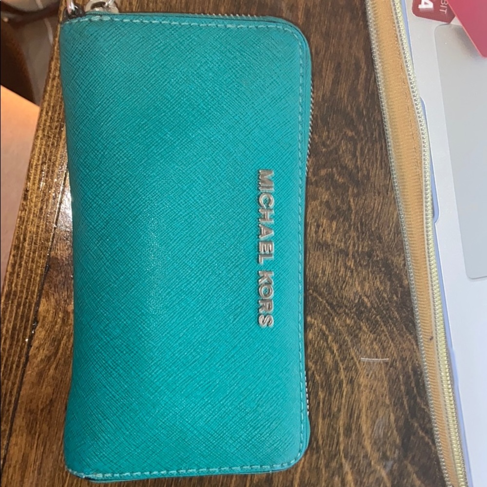 Micheal Kors wristlet wallet